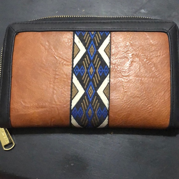Steven Madden Handbags - Steven Madden over sized wallet great condition
